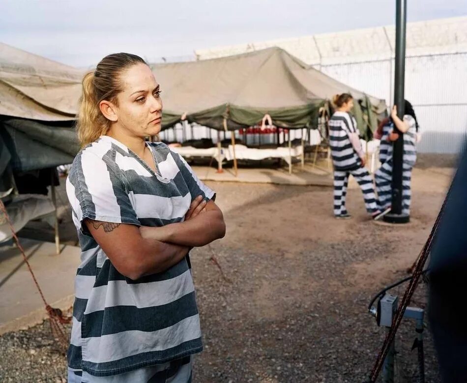 Сколько женщин сидят в тюрьмах. Женщины заключенные. Женская тюрьма. Женщины в тюрьме.