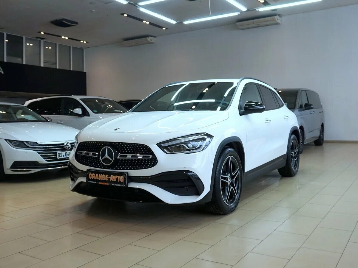 Мерседес v класс на трассе фото. Автомобили с-класса 2019. Мерседес 2020 авито. Мерседес 2020 авито. Мерседес е200 амг 2020.