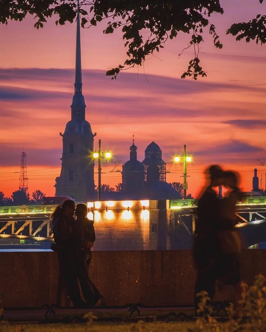 Санкт-Петербург. Белые ночи в Питере. Петербург вечером. Романтика белых ночей. Полет спб на двоих