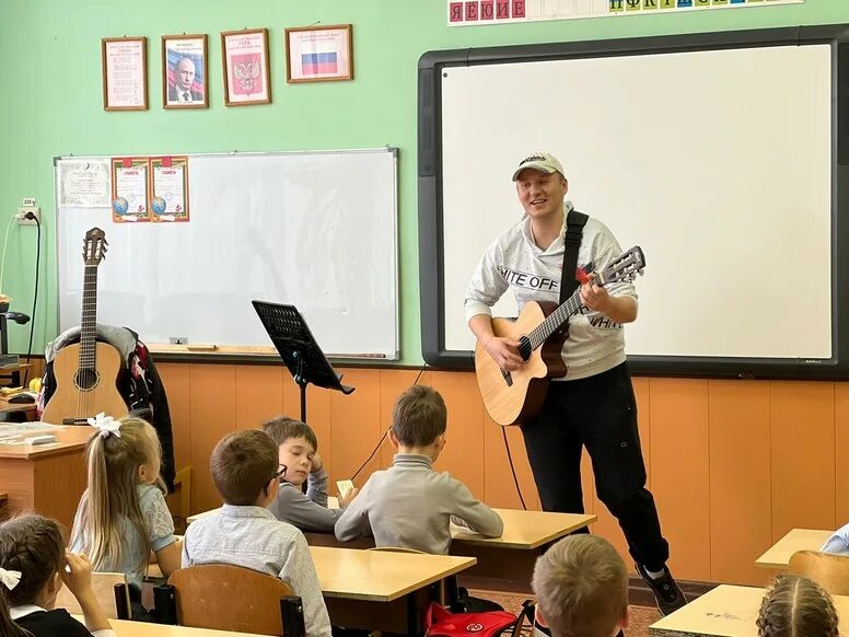 Уроки гитары. Гитарная школа 1. Музыкальное образование в санкт-петербурге. Школа гитаристов. Самоучитель по музыкальной грамоте.