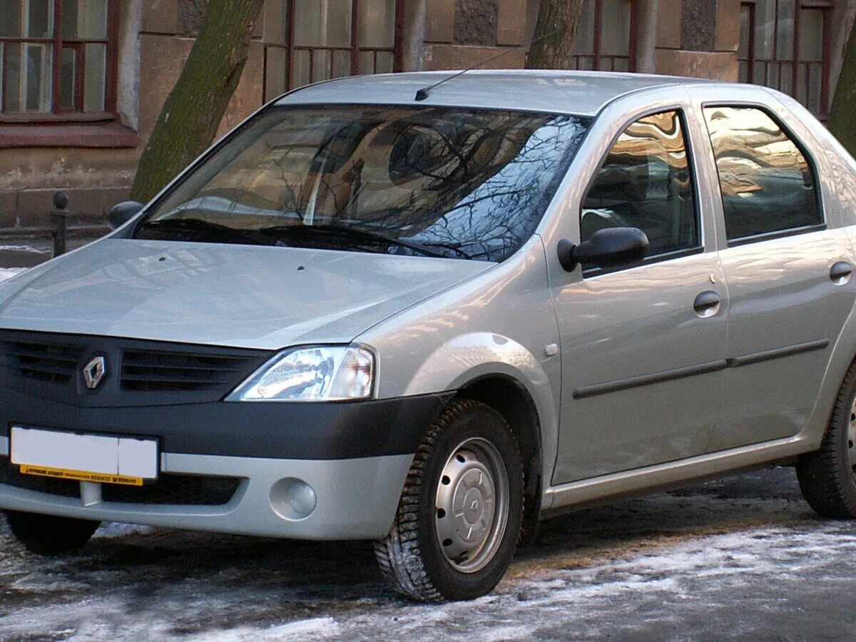 Renault logan 2004. Логан ренаулт 2004. Рено логан 1 поколение. Логан. Логан ренаулт 2004.