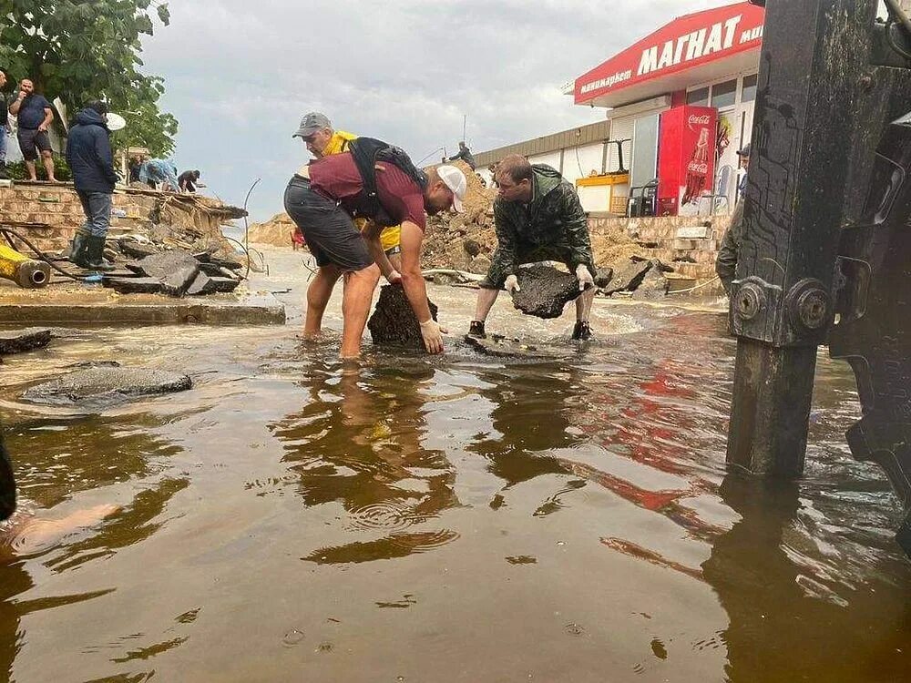 Где затопило город. Наводнение в Анапе 2021. Затопило Анапу 2021. Витязево потоп 2021. Анапа наводнение 2021 Джемете.