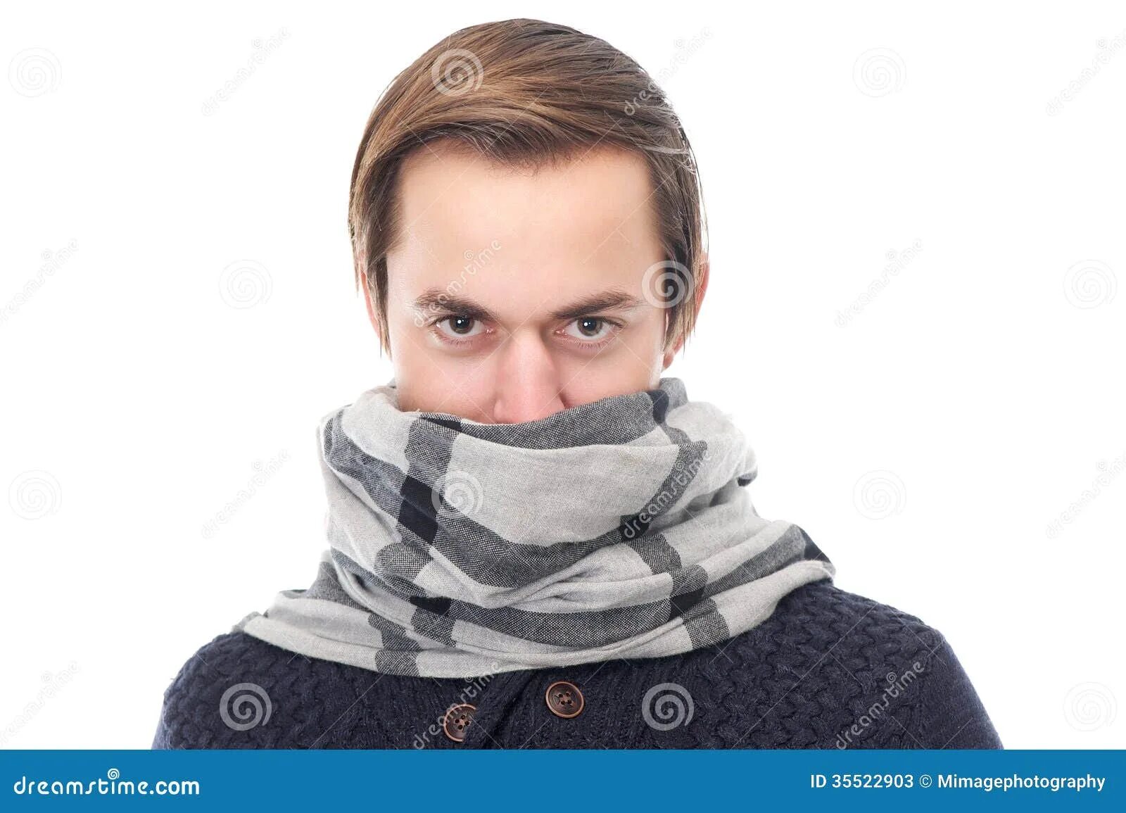 Закрыть лицо шарф. Шарф на человеке. Шарф прикрывающий лицо. Парень с шарфом на лице. Шарф закрывающий с носом.