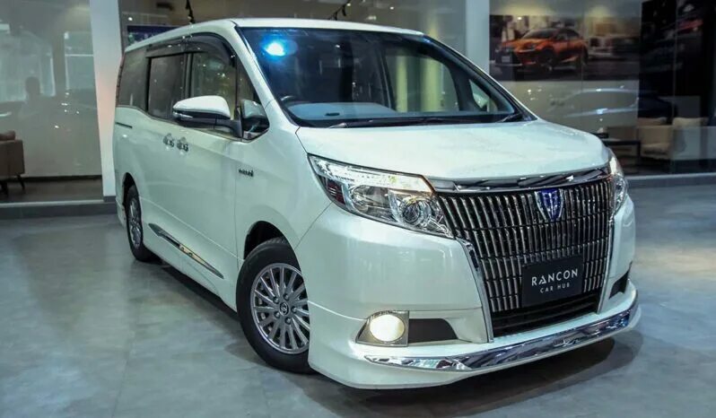 Toyota esquire hybrid. Тойота альфард 2017 года гибрид. Эсквайр гибрид. Тойота эсквайр,минивэн. Toyota esquire 2023.
