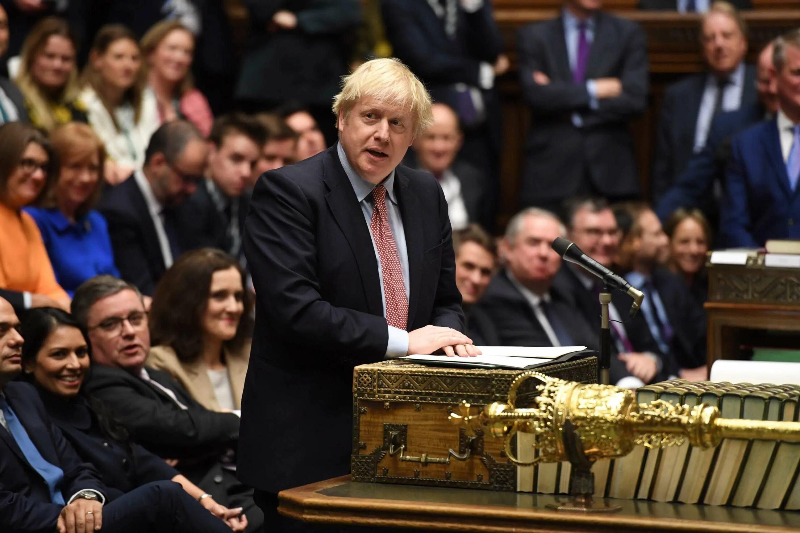 Head of state uk. Борис Джонсон в парламенте. Председатель парламента Великобритании. Премьер министр парламента Великобритании 2022. Борис Джонсон в палате общин.