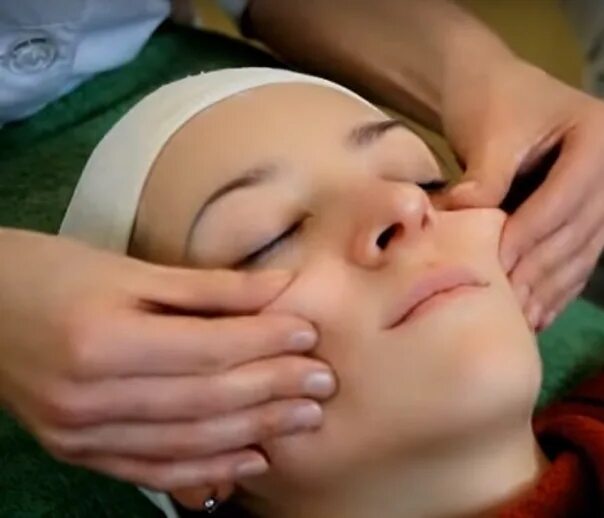 Косметический массаж лица. Классический массаж лица. Хиромассаж iq. Косметический массаж лица. Косметический массаж лица.