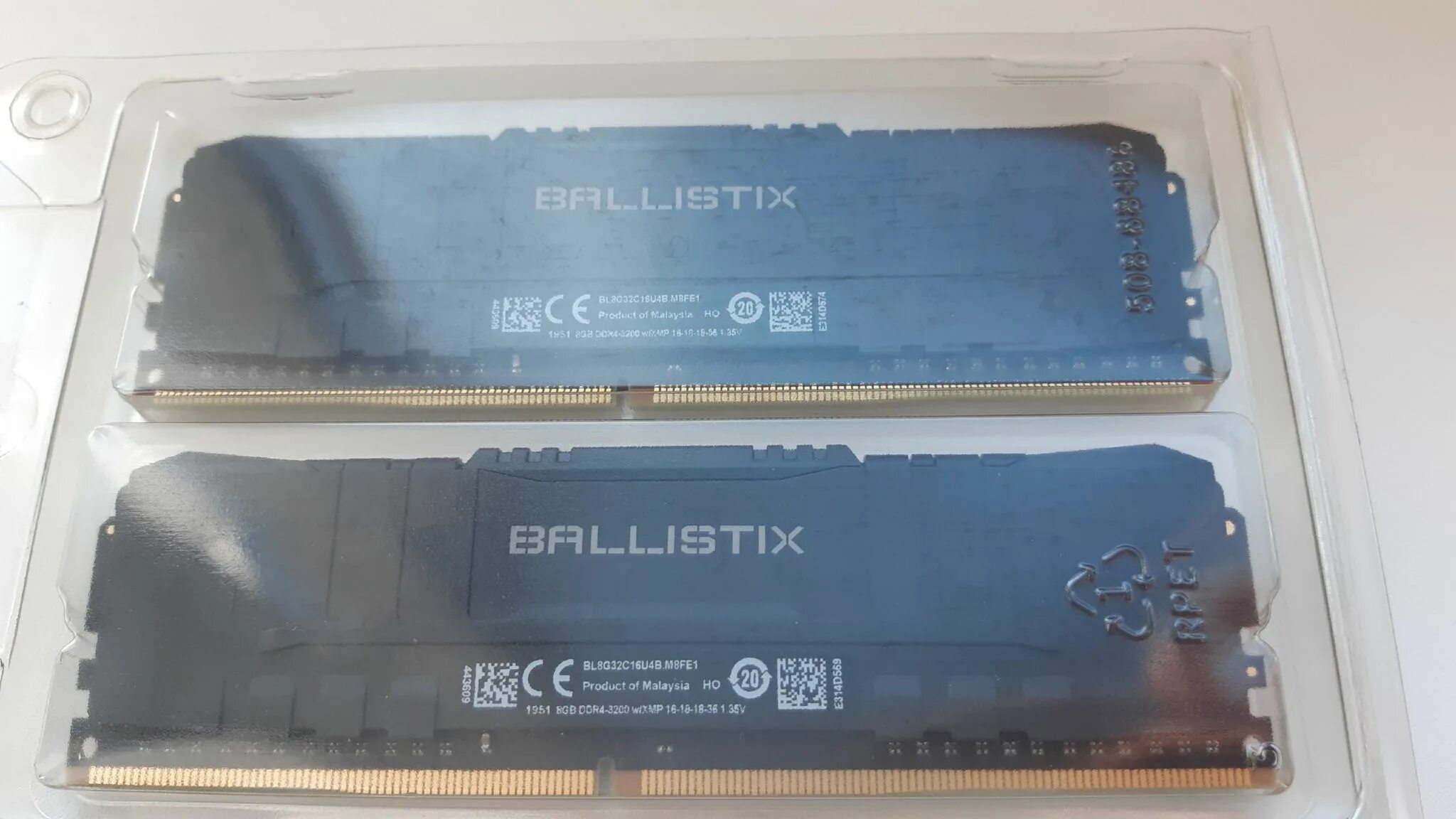 Память ddr4 2x8gb 3200mhz. Crucial Ballistix ddr4 2x8gb 3200. Оперативная память ddr4 8gb 3200mhz. Crucial Ballistix 3200 МГЦ ddr4. Оперативная память crucial Ballistix Black [bl16g32c16u4b] 16 ГБ.