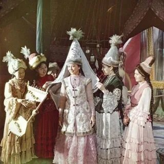 Тамақ қынапқа енгізіледі