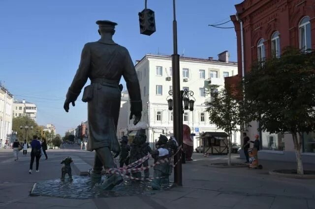 В Самаре открыта скульптурная композиция "Дядя Стёпа - милиционер" / Самара и гу