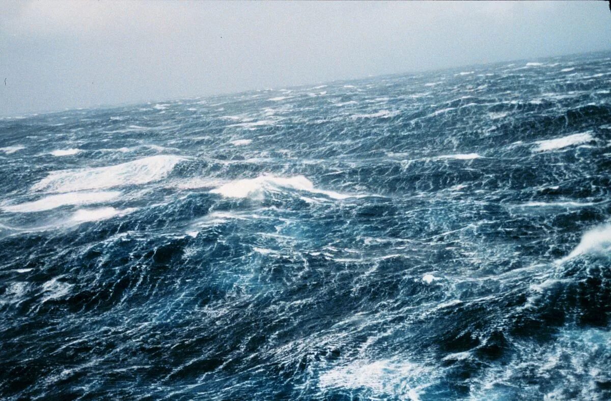 Атлантический океан шторм. Тихий океан шторм. Шторм в океане. Океан волны. Холодный ветер на море 4
