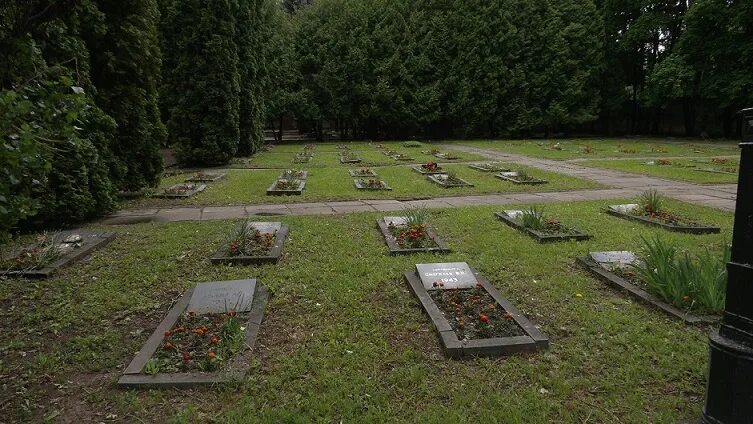Детское кладбище курск. Северное кладбище курск. Северное кладбище курск. Кладбище детей. Южное кладбище курск.