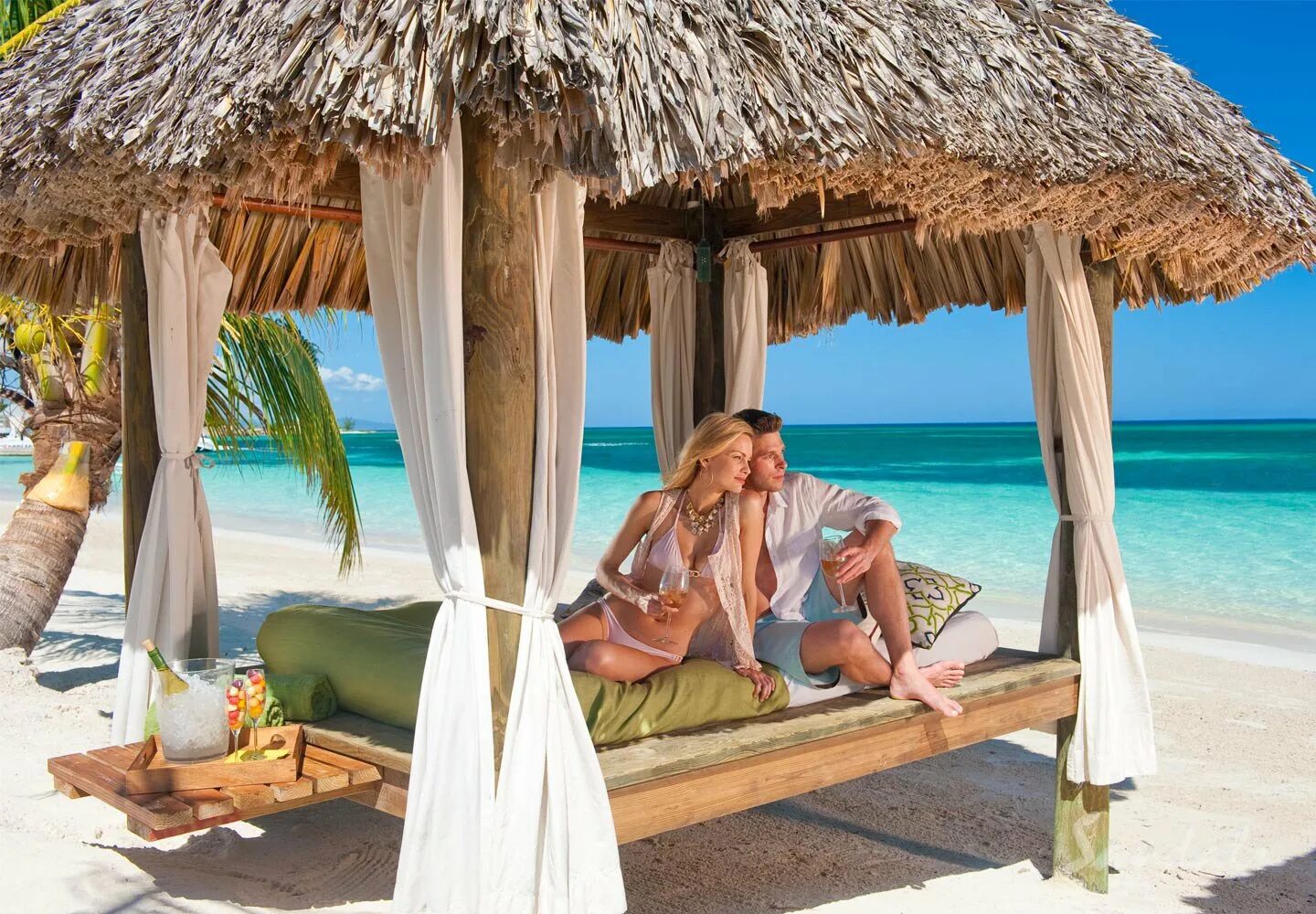 Где провести отпуск недорого. Мальдивы отели. Фотосессия на Мальдивах. Место отдыха. Красивые места для отдыха.