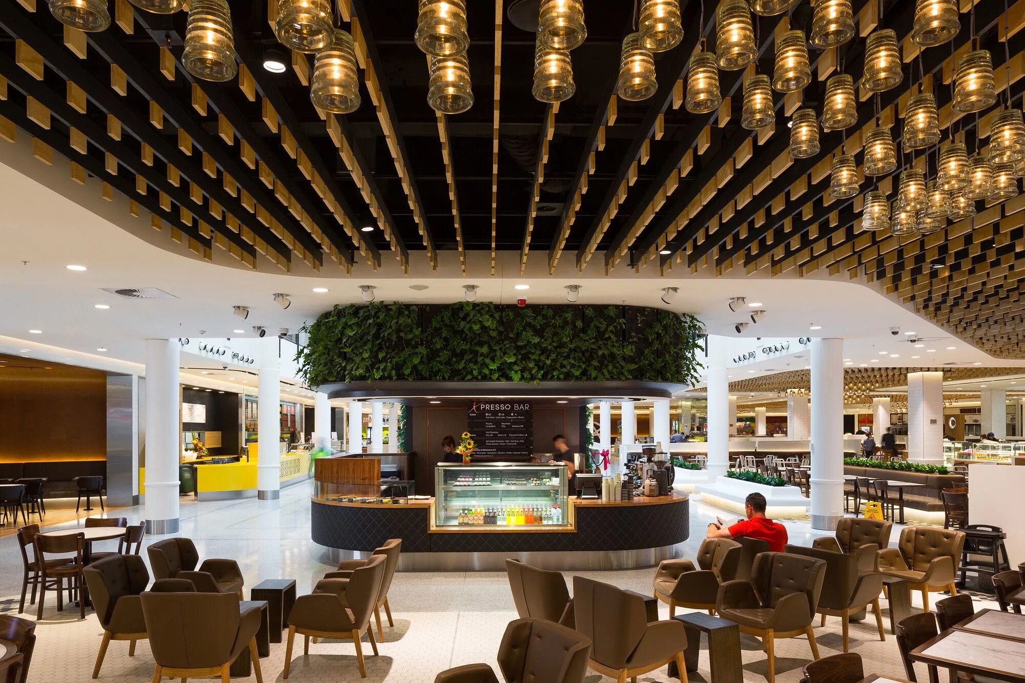 Тц реутов парк фудкорт. Тц метрополис москва фудкорт. Метрополис тц фудкорт. Тц лес фудкорт. Трц весна фудкорт.