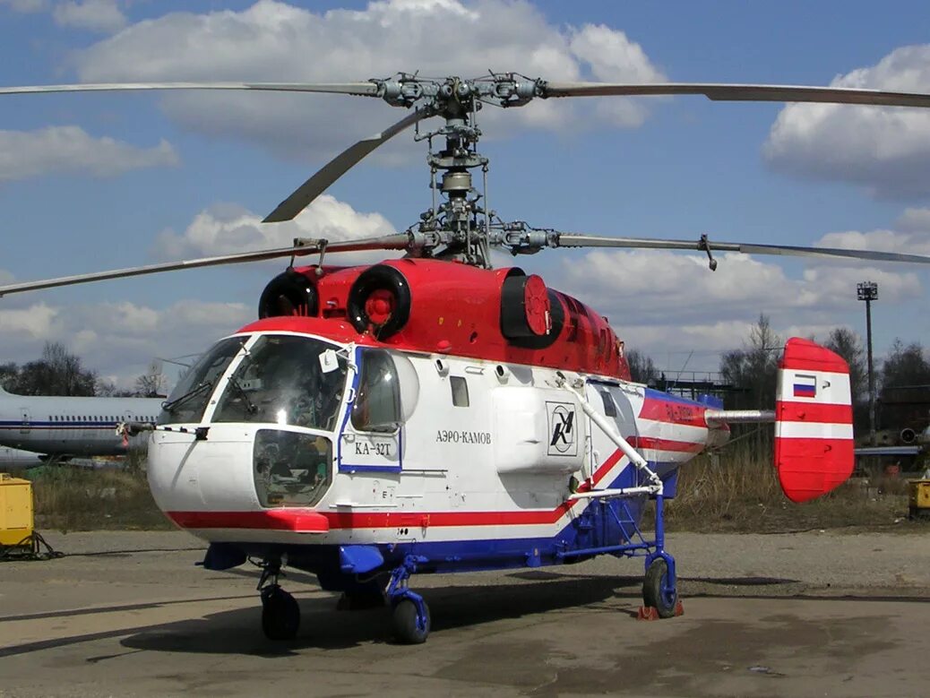 Ка-32т вертолет. Ка-32 вертолёт. Вертолет МЧС ка 32. Ка-32а11вс. Вертолет сми