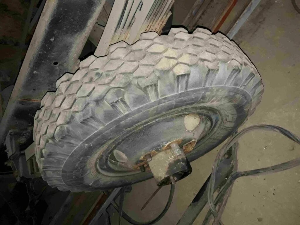 Шина газ 53. Покрышки газ 53. Шина газ 53. Шины на газ 53 елочка. Покрышка газ 53.