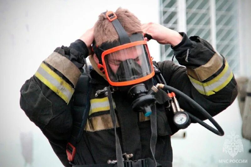 Дыхательные системы пожарных hd. Можно ли снимать пожарных. Противопожарная служба литва в фотографиях. Профессия спасатель мчс. Пожарная охрана картинки.