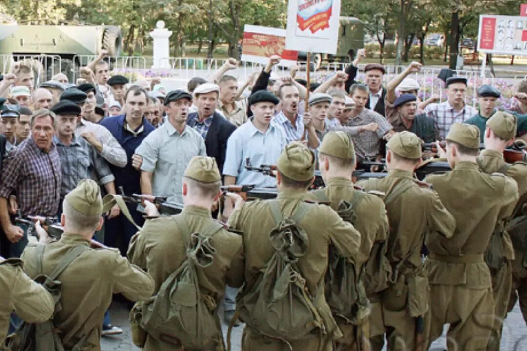 Демонстрация в новочеркасске 1962 год. Новочеркасский расстрел в 1962. Митинг в Новочеркасске 1962. Восстание рабочих в Новочеркасске в 1962 году. Новочеркасский расстрел рабочих в 1962.