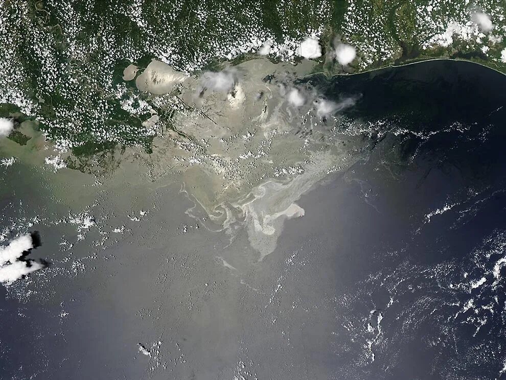 6 октября 2010 года. Разлив нефти в мексиканском заливе из космоса. Разлива нефти в мексиканском заливе со спутника. Нефтяное пятно в мексиканском заливе из космоса. Разлив нефти в мексиканском заливе 2010 снимок со спутника.