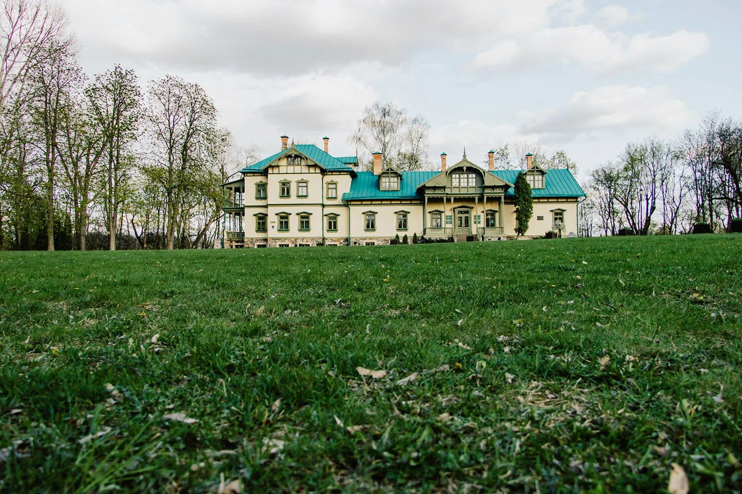 Усадьбы под минском минск. Лошицкая усадьба в Минске. Минск Лошицкий парк усадьба. Усадьба в Лошицком парке. Усадьба Прушинских Любанских.