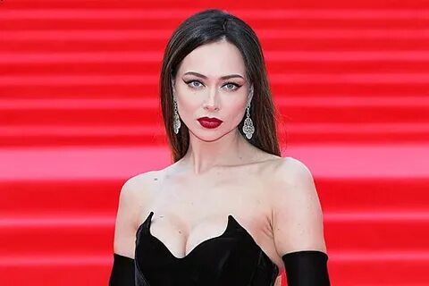 Nastasya Samburskaya bilan samimiy fotosuratlar