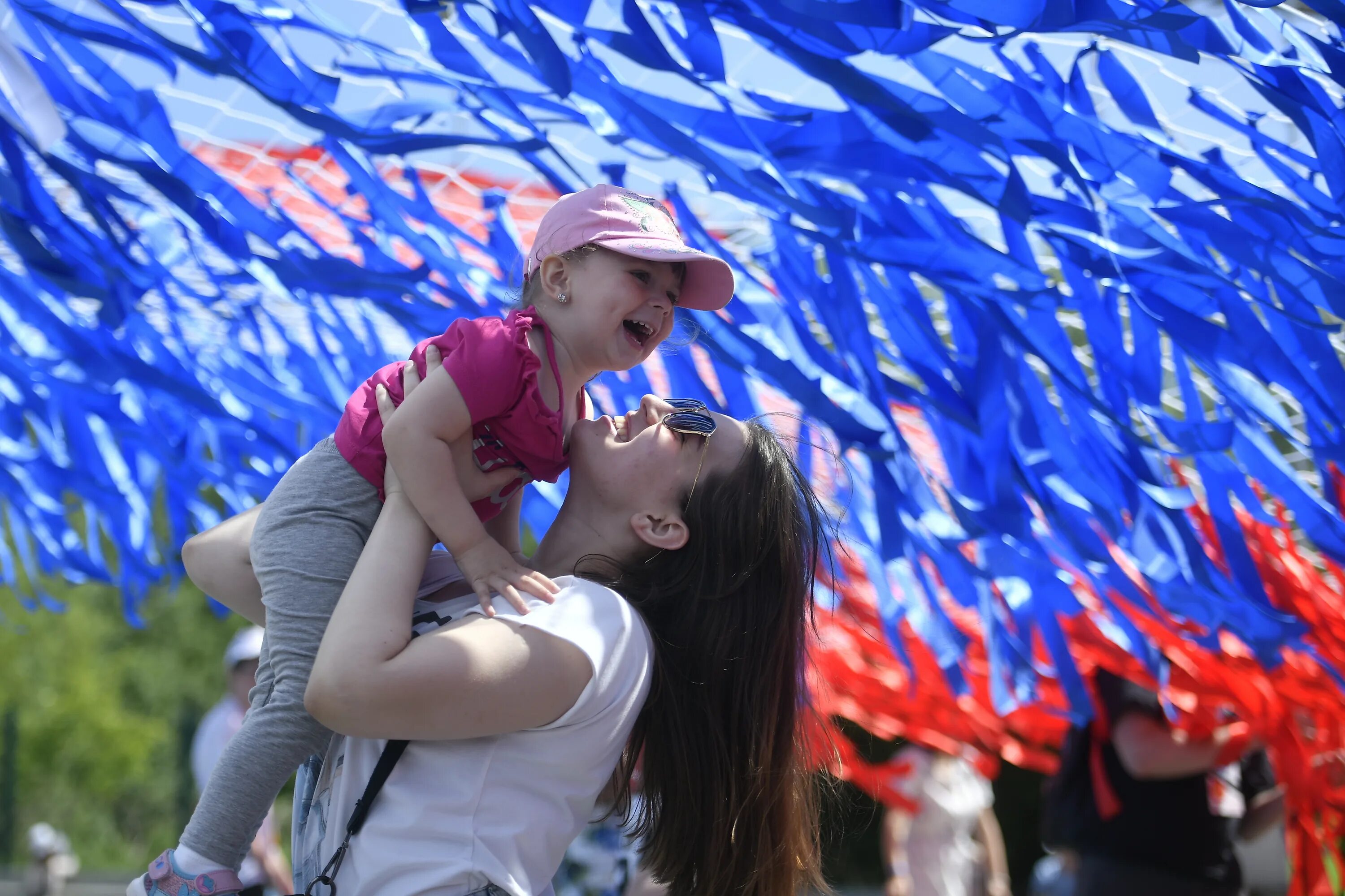 Площадь васильевский спуск в москве. Куда пойти 12 июня в москве. С днем города москва. 12 июня кремль. 12 июня праздник в городах.