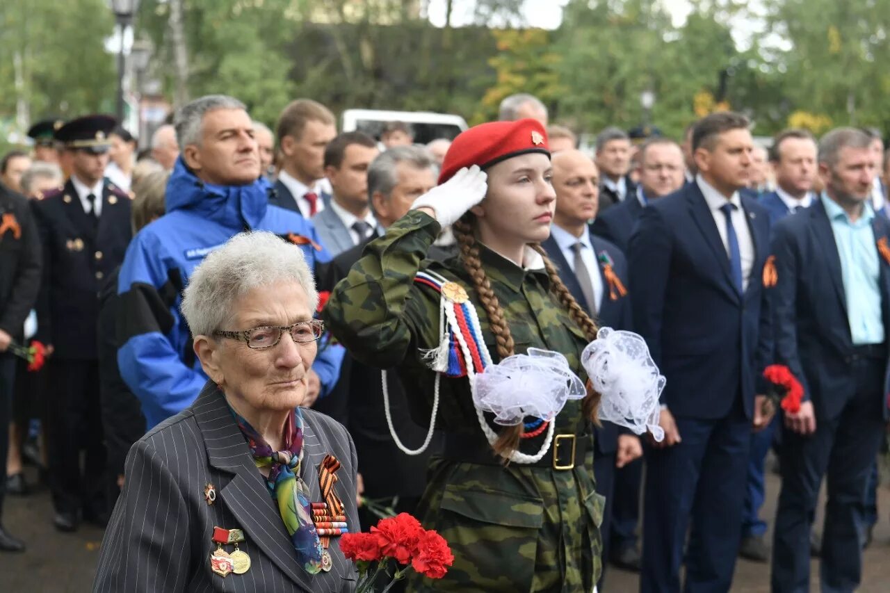 Жители Медвежьегорск. Медвежьегорск в дни Победы. Медвежьегорск праздники. День Республики Карелии Медвежьегорск праздник. Команда жителей медвежьегорска перезагрузка