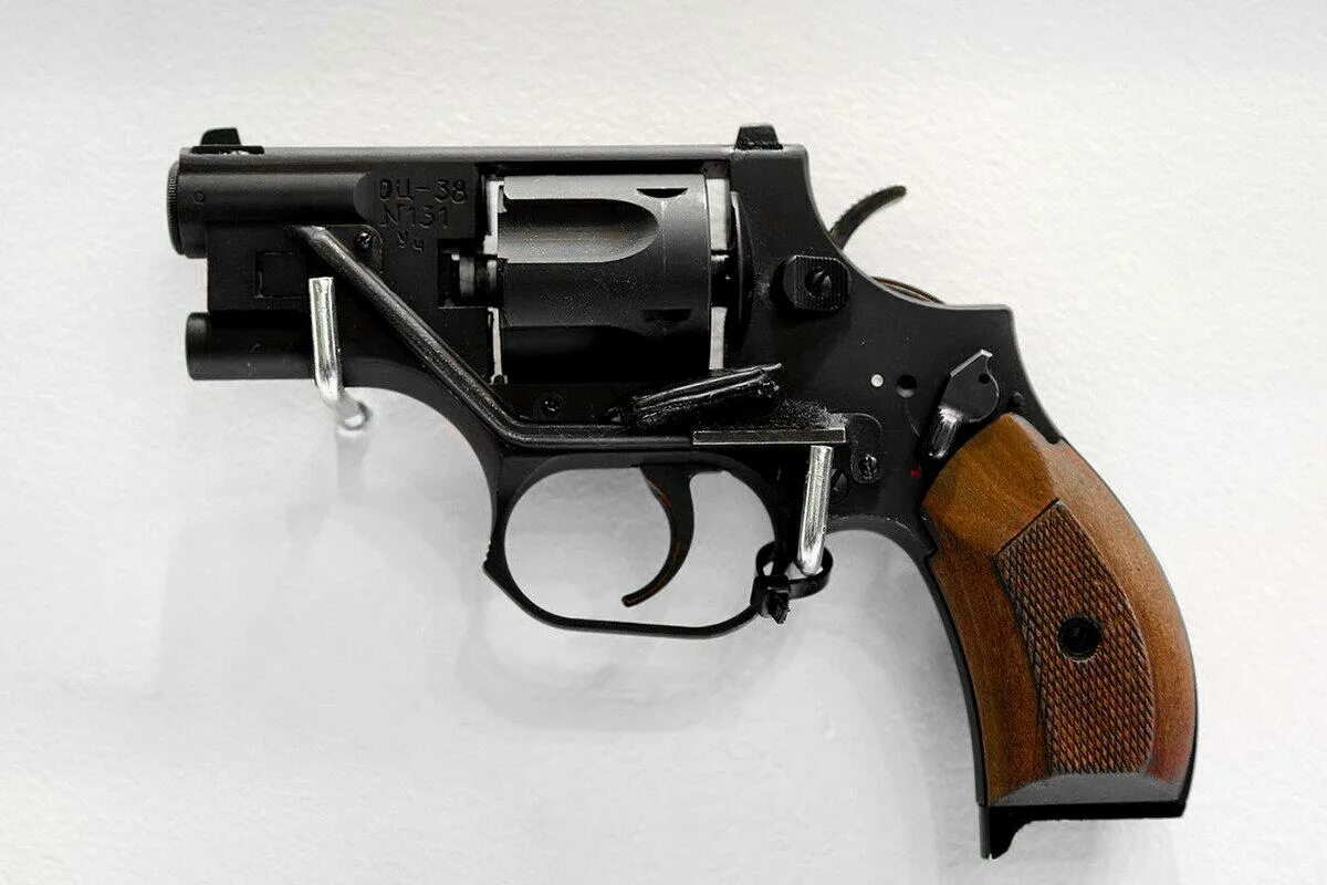 Оц-38 револьвер. Оц-38 револьвер специальный стечкина. Оц-38 револьвер устройство. Револьвер кбп оц-38. Бесшумный револьвер оц-38 ворчун.