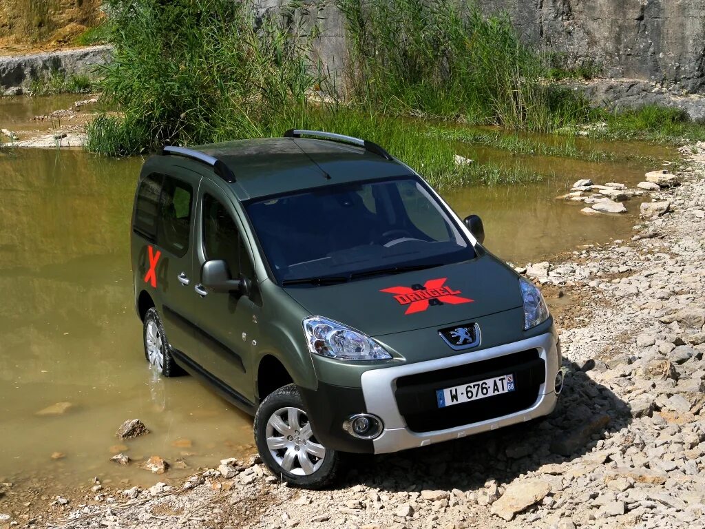 Peugeot partner 4x4 dangel. Peugeot partner 4 4. Peugeot partner 4 4. Пежо партнер 2007. Ситроен берлинго 4х4.