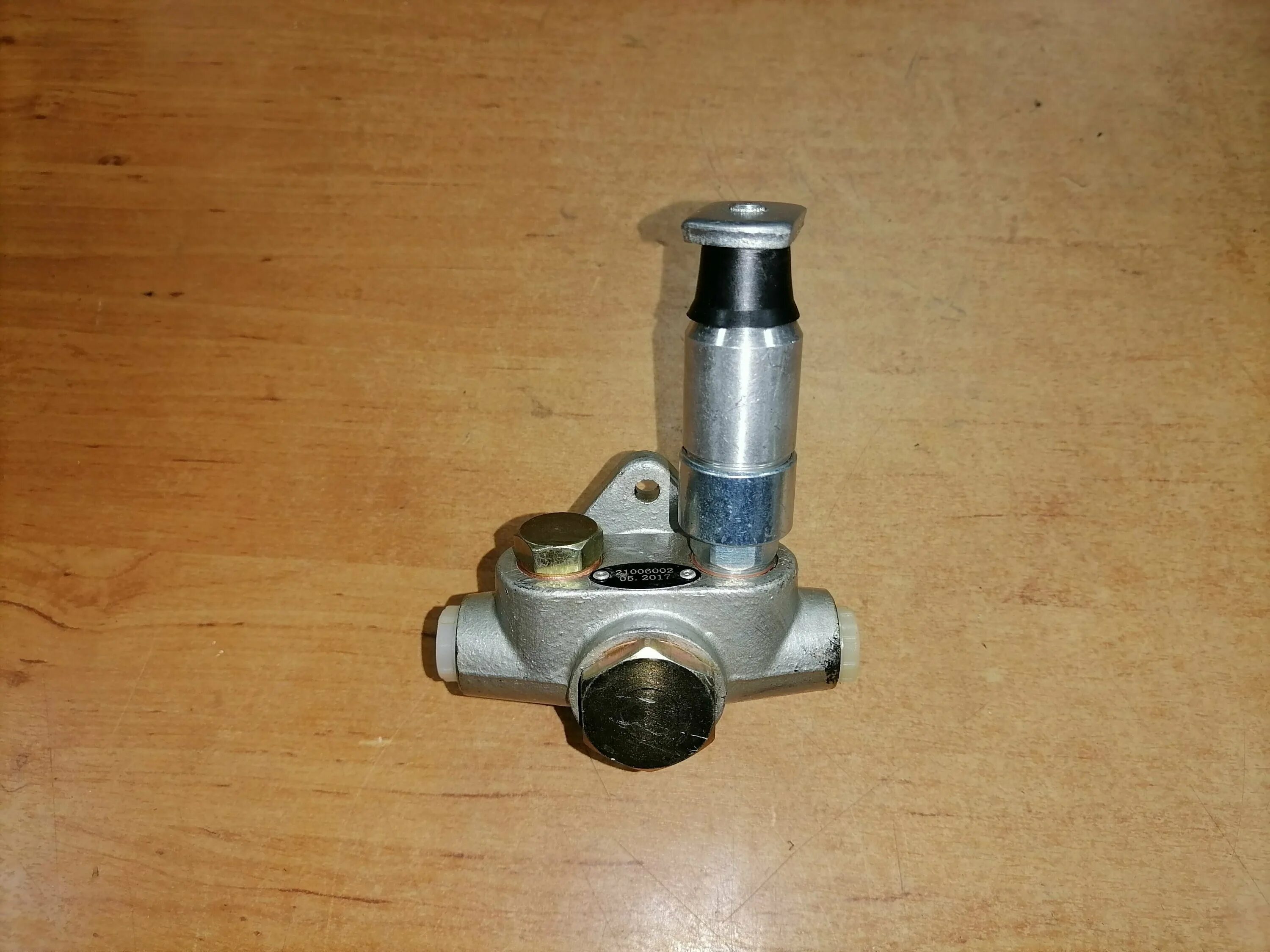 насос топливный низкого давления ямз-7511. ярославль). насос ручной подкачки топлива маз 4380 р2. маз 633 насос подкачки топлива ручной. подкачка маз.