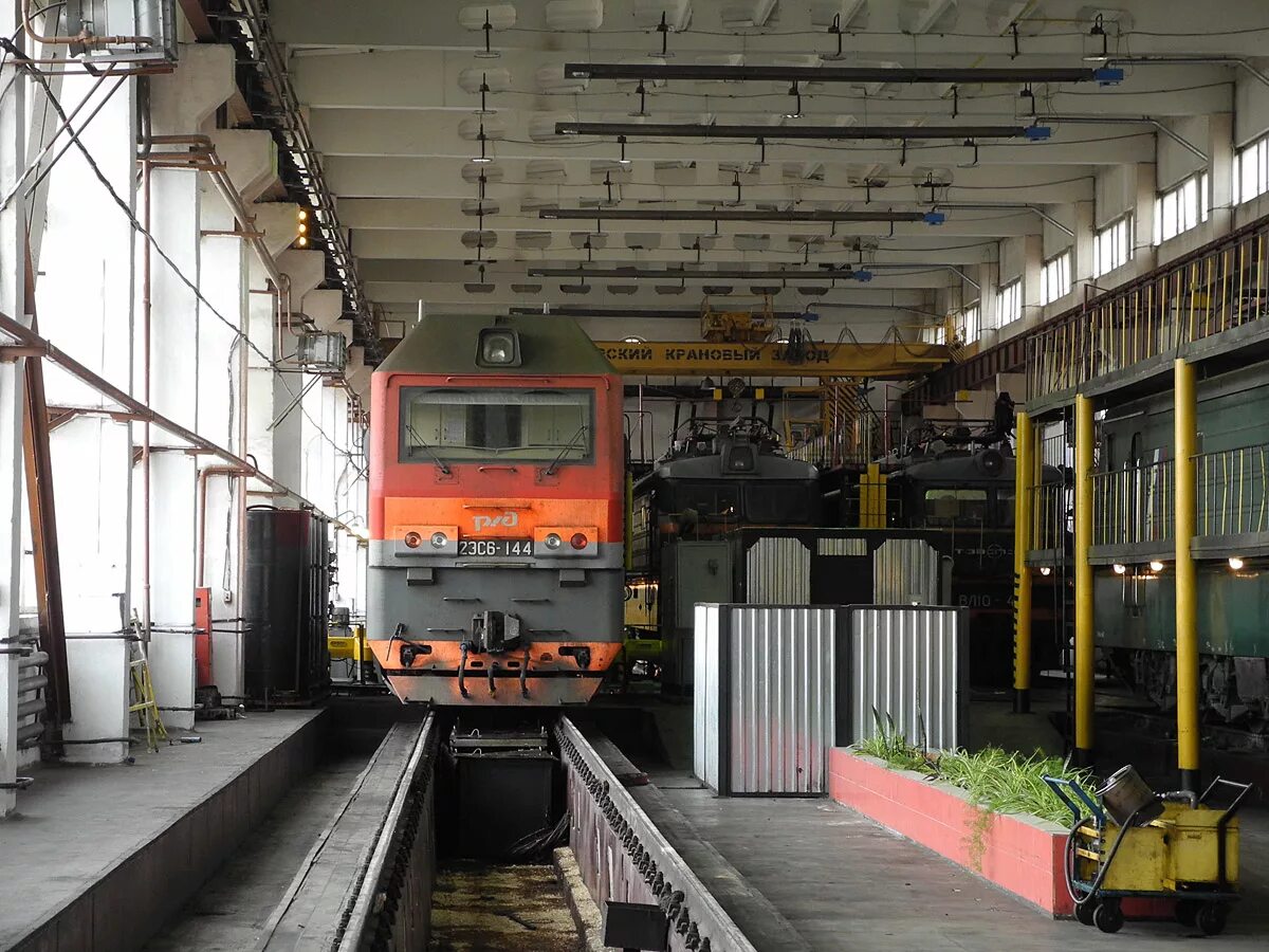 вл10 электровоз. оао ржд курган. локомотивное депо курган тч3. паровоз-памятник фд20-2697 курган. ржд курган логотип фото.