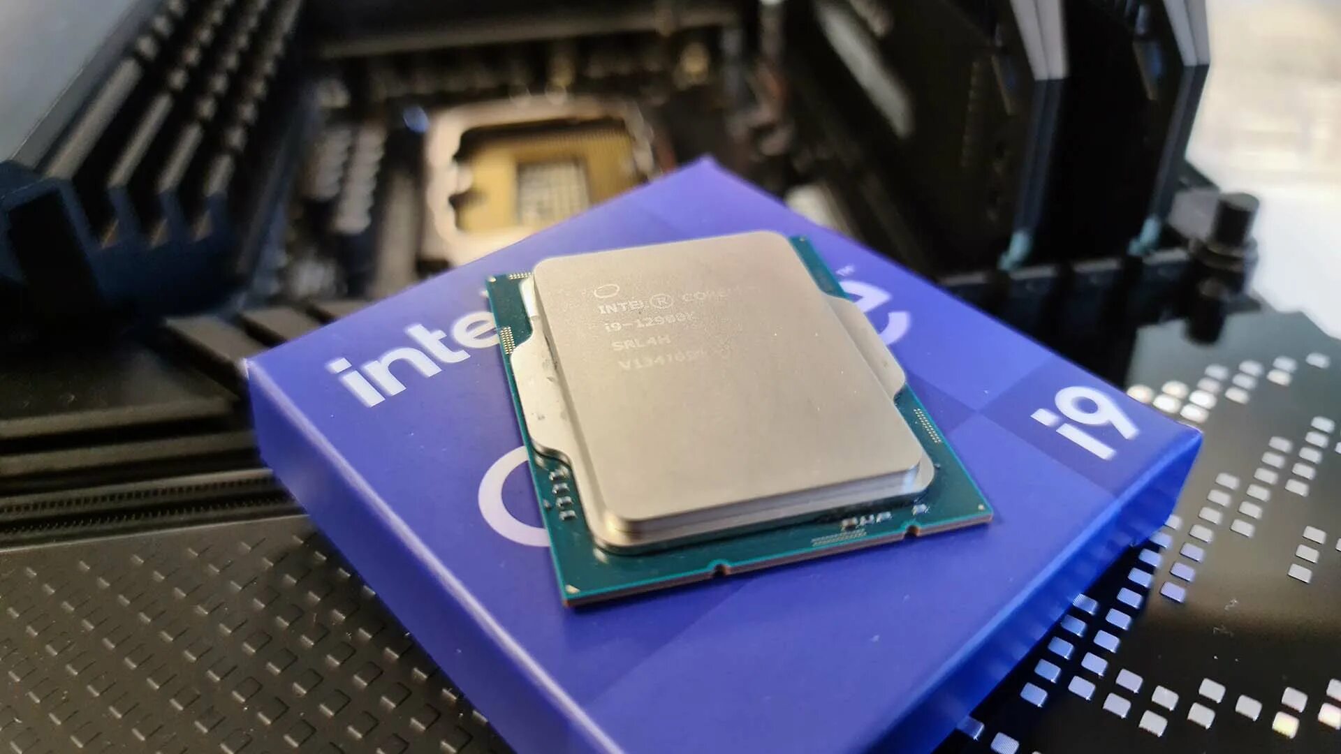 Intel core i9 14900hx. Процессор Intel Core i9 12900k. Intel Core i9-12900k(f). Intel Core 9 12900k. Процессор Intel Core i9 12900, Box.