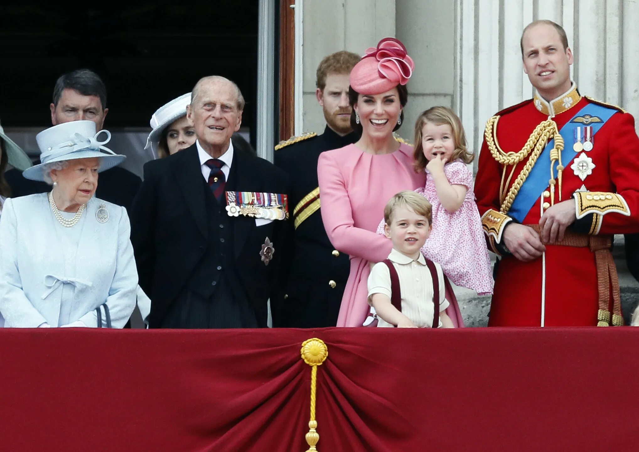 Британская Королевская семья Елизаветы 2. Наследник Елизаветы 2 английской королевы Великобритании. Наследники престола великобритании