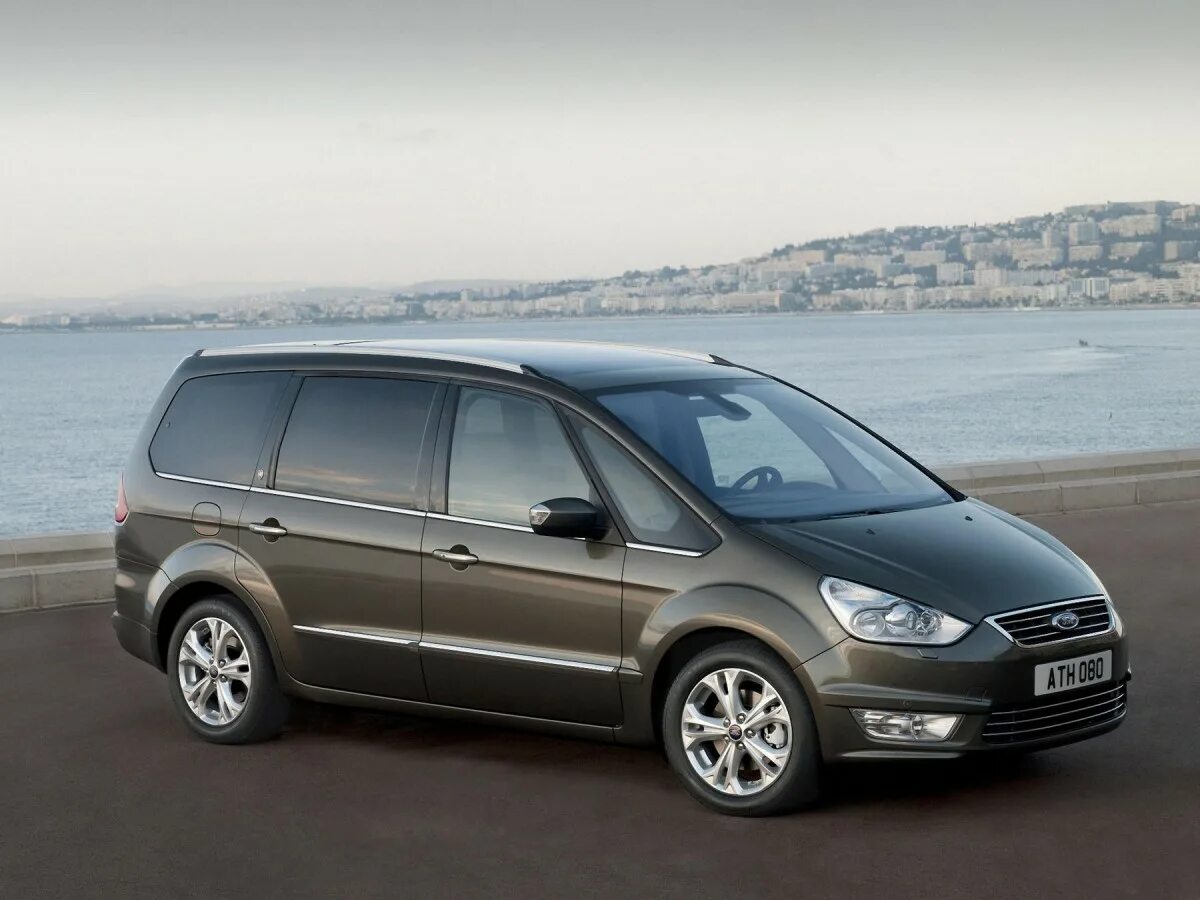 Минивены все марки цены бу. Ford Galaxy 2010. Минивэн Форд галакси. Форд галакси 2015. Форд галакси 2 2015.