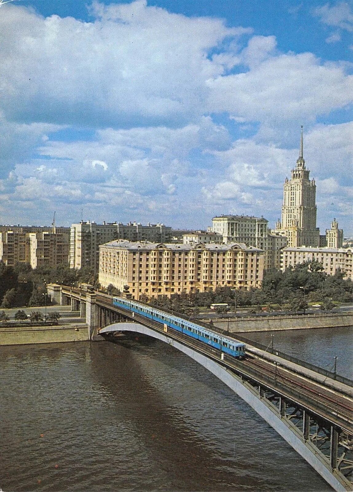 Где находится метро мост. Смоленский метромост в москве. смоленская набережная метромост. метромост киевская смоленская. смоленский мост в москве.