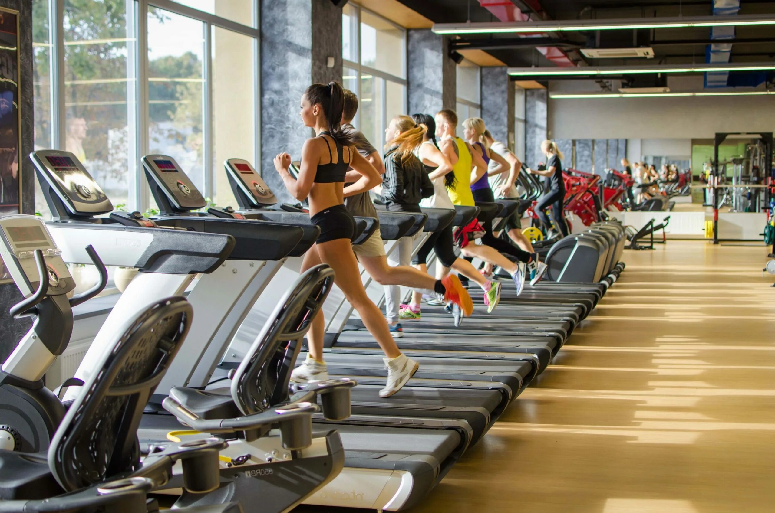 Энкор фитнес ясенево. Уборка фитнес. Тренажерный центр. Тренажерный зал. Тренажерный зал.