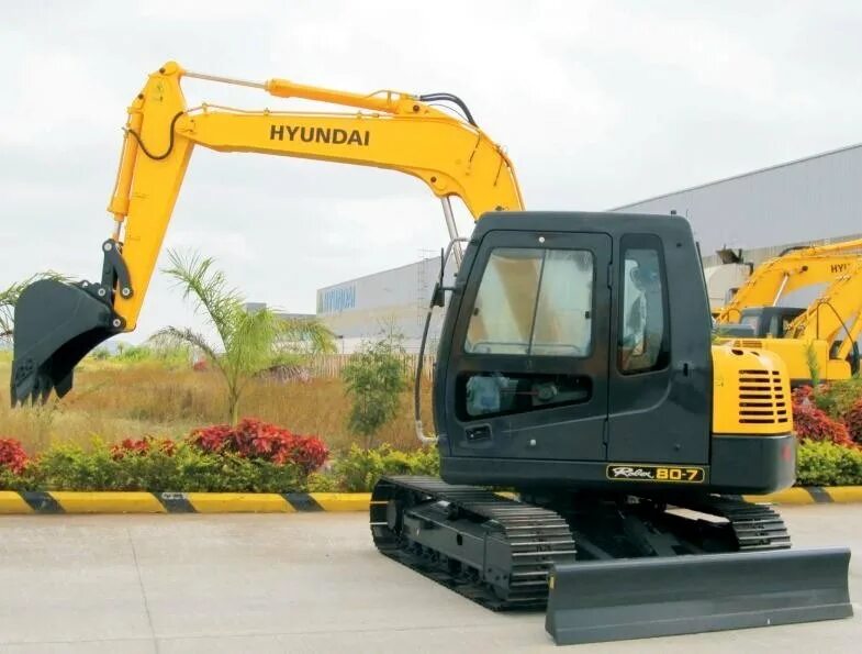 Мини экскаватор Hyundai r80-7a. Hyundai r80-7. Hyundai 80 экскаватор. Экскаватор Hyundai r80-7.