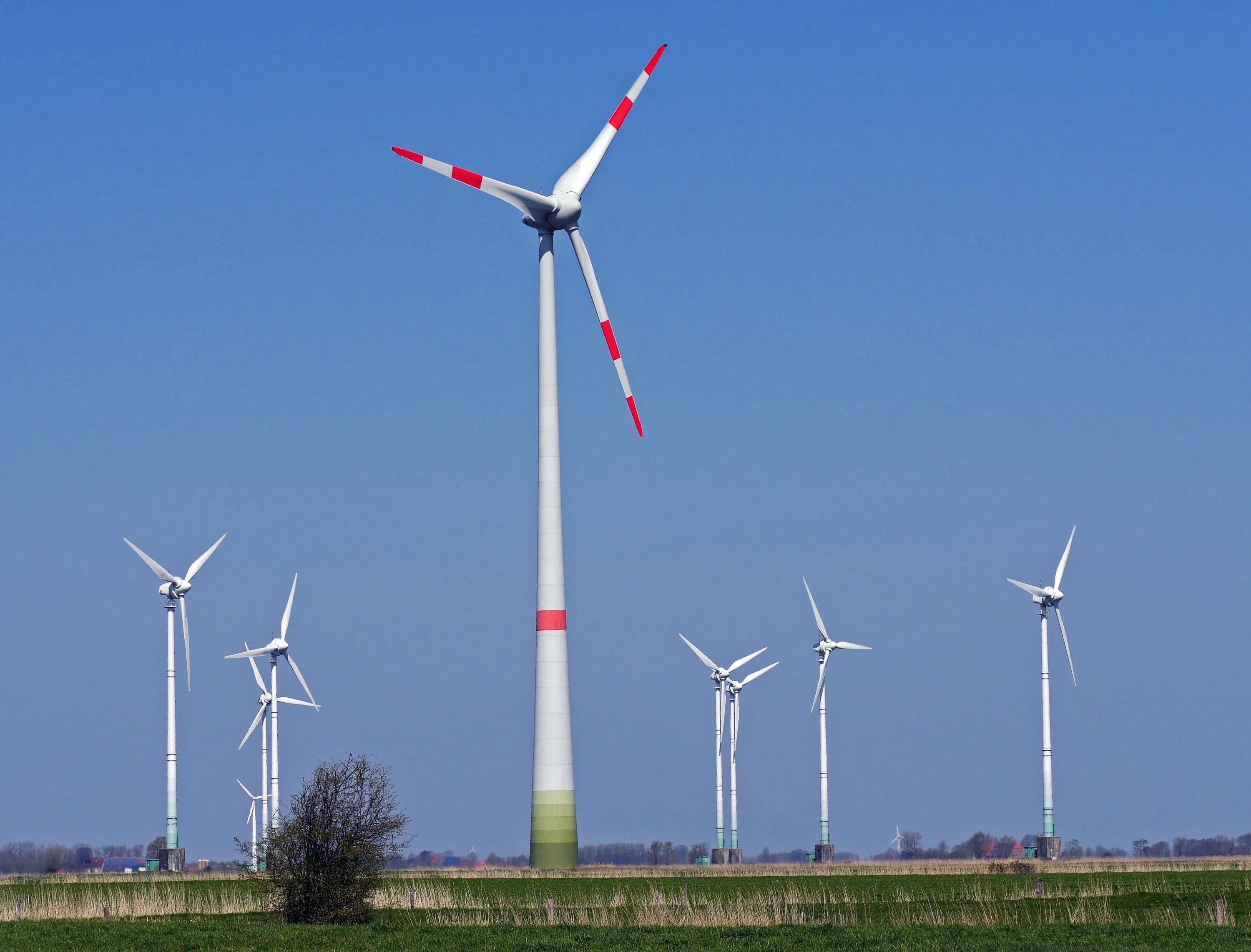 Ветряные энергостанции в Германии. Ветрогенератор на 1 МВТ. Ветрогенераторы Energy Wind. Ветрогенератор ENERGYWIND.