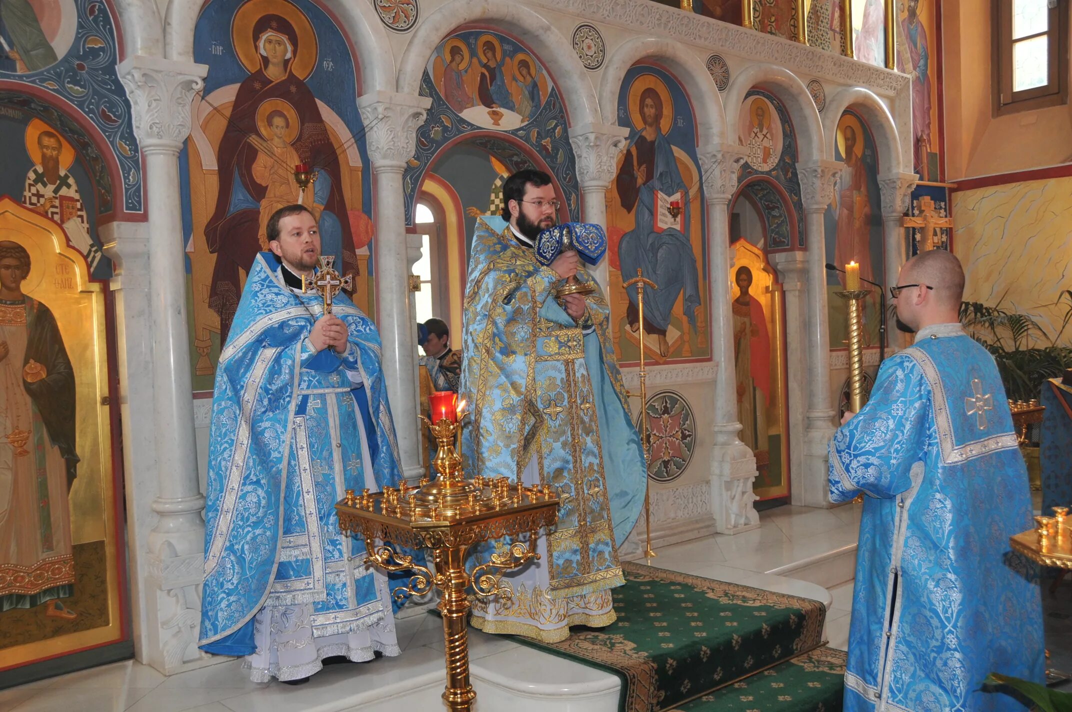 Служба 4 декабря. Введение во храм Пресвятой Богородицы служба. Введение во храм Пресвятой богослужение. Введение во храм Пресвятой Богородицы служба в храме. Курск храм Пресвятой Богородицы богослужение.