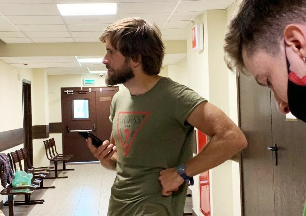 В квартире Петра Верзилова из Pussy Riot выломали дверь, и он пропал Общество Се