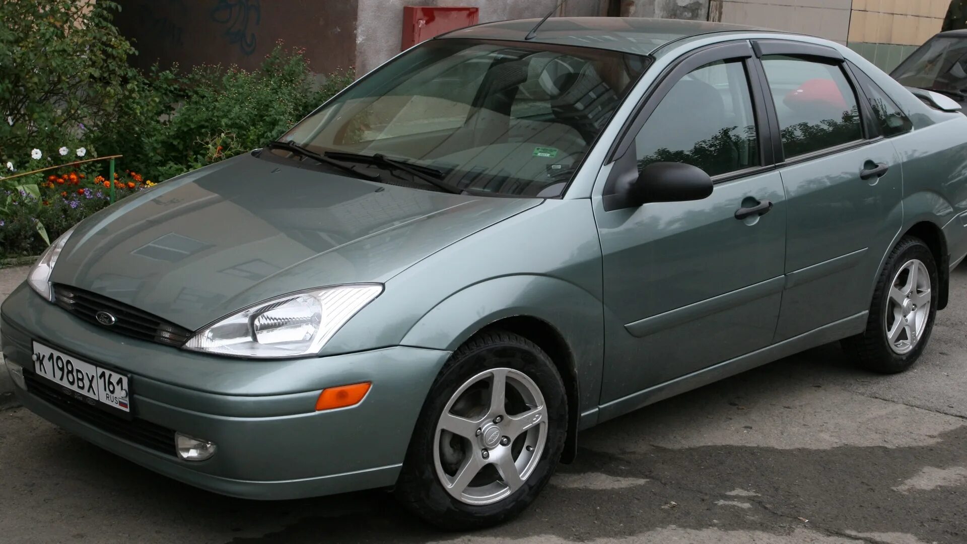 Форд фокус 1 сборки. Ford Focus 1. Форд фокус 1 седан. Ford Focus 1 USA 2.0. Focus 1 sedan 2.0.