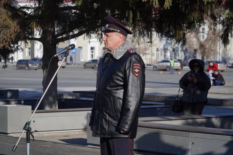 Полиция место регистрации. Полицейский России. Полиция общественной безопасности. Обеспечение правопорядка. Сотрудники полиции России.