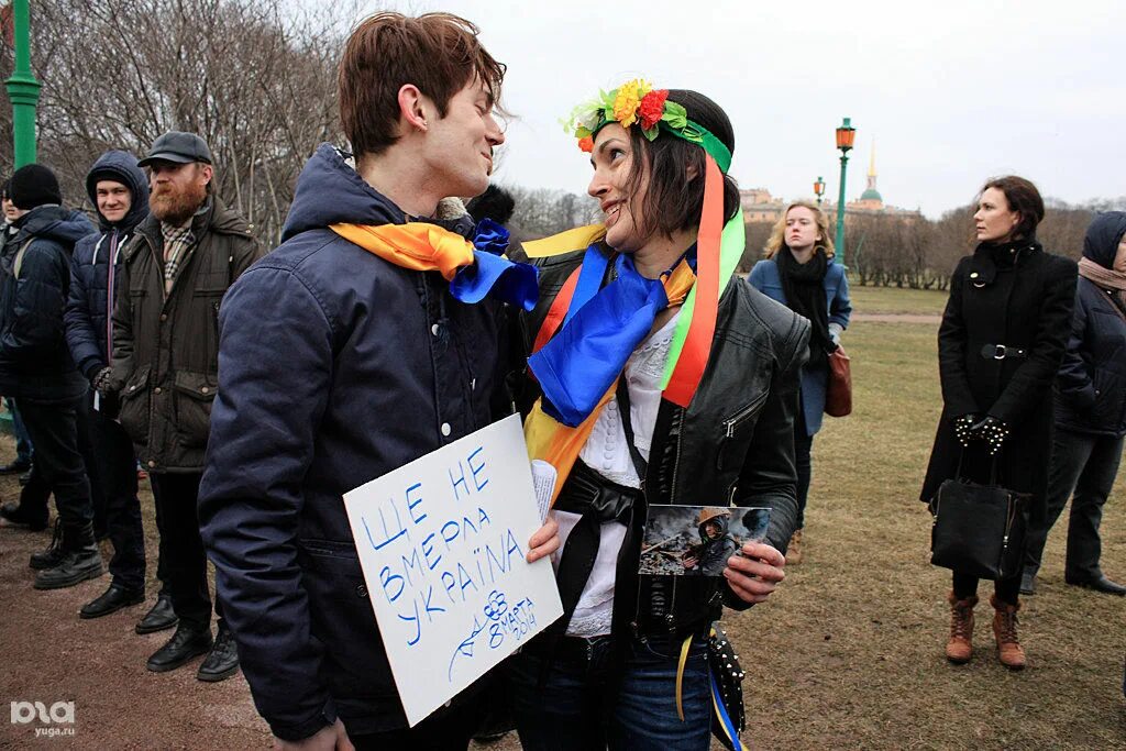 Кто против войны с украиной. Митинг против войны в СПБ. Митинг за мир СПБ. Антивоенные митинги в Питере. Митинги против войны с Украиной в Питере.