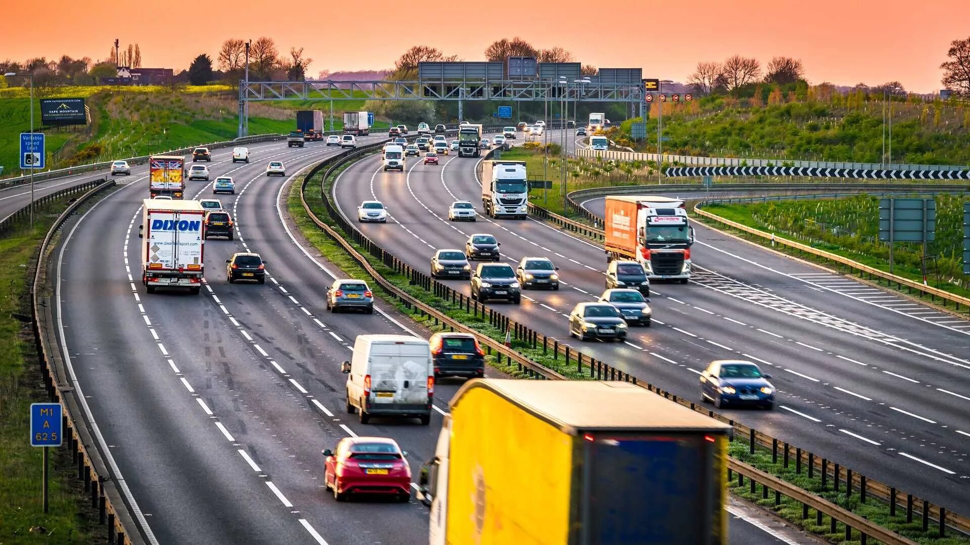 A1(m) motorway. Автомобильныитранспорт. Автомобильный транспорт. Автомобильный трансопр. Transport of countries