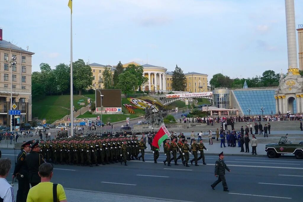 Парад Победы в Киеве 2010. Парад 9 мая 2010 Киев. Парад Победы в Киеве 9 мая. Парад Победы в Киеве 2013. Парад 9 мая 2010