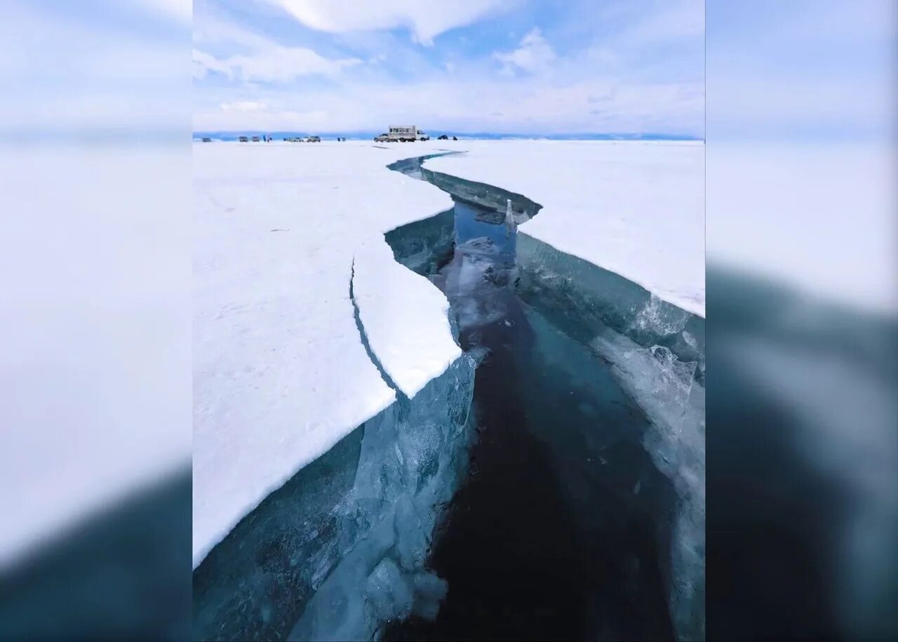 Трещина на байкале. Толщина льда на озере Байкал. Озеро Байкал толщина льда зимой. Становая трещина на Байкале. Толщина льда на Байкале зимой.