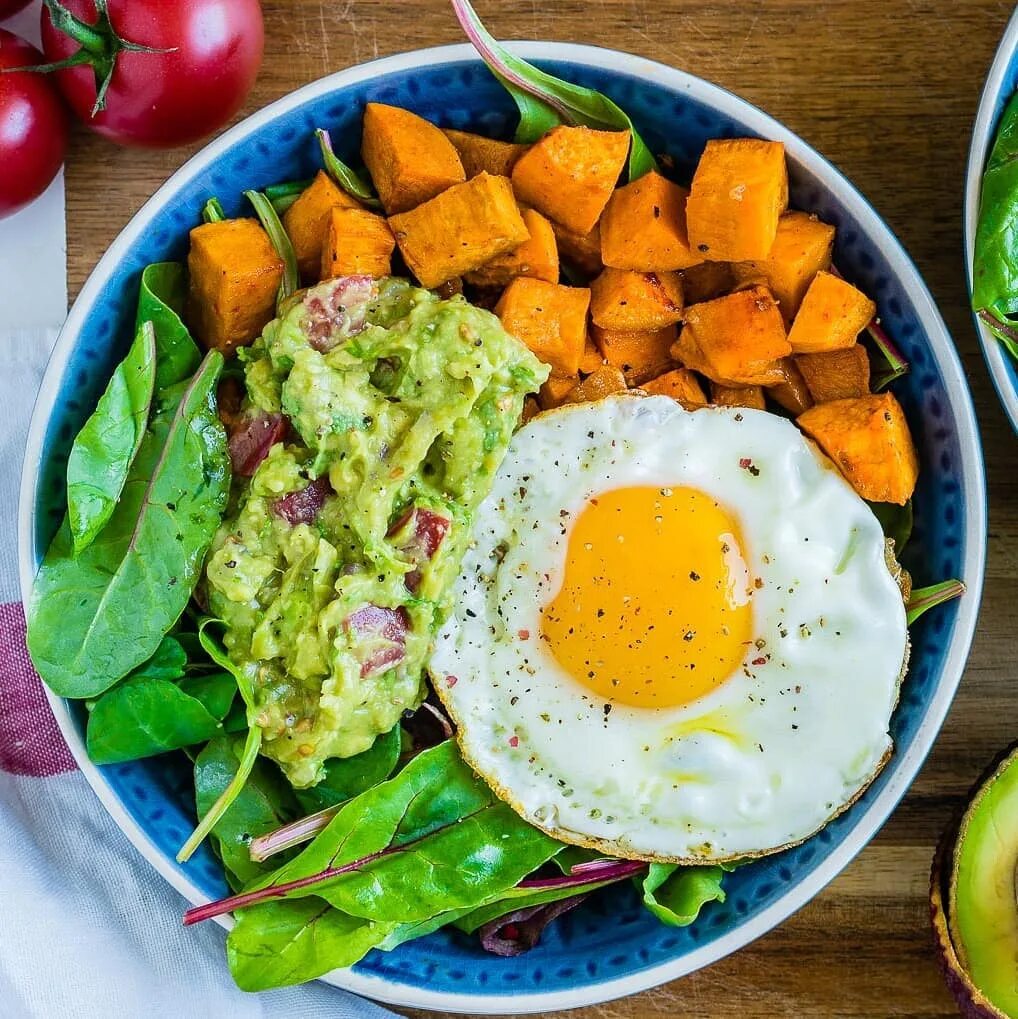 Завтрак пп вкусные рецепты. Полезный завтрак. Правильное питание завтрак. Диетический завтрак. Вкусная и полезная еда.