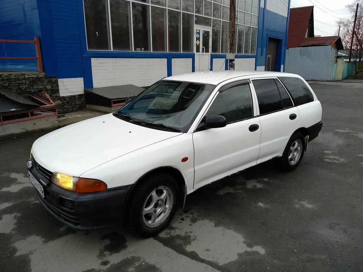 митсубиси либеро 2000