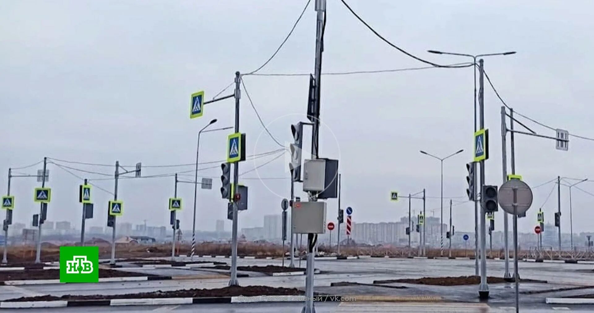 Работа ростов на дону светофор. Ростов на дону 18 светофоров. ростов на дону перекресток с 18 светофорами. светофоры в ростове на дону ливинцовка. светофоры на левенцовке ростов.