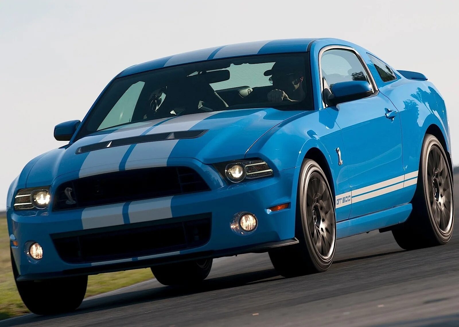 Мустанг объем. Форд Мустанг gt 500 Shelby. Ford Shelby gt500. Ford Mustang Shelby gt500 2013. Ford Mustang Shelby gt500 2012.