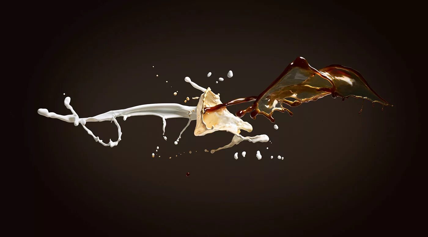 Разлито в воздухе. Разлито в воздухе. Брызги краски. Цветная краска в воде. Разлито в воздухе.